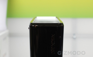 Illustration for article titled The New Xbox 360 in Person: So Glossy It Hurts